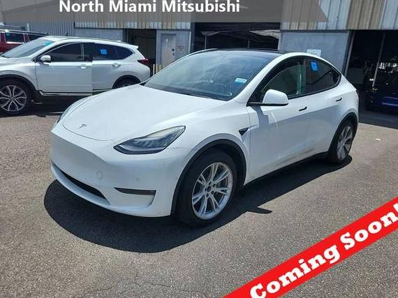 TESLA MODEL Y 2021 5YJYGDEEXMF177382 image